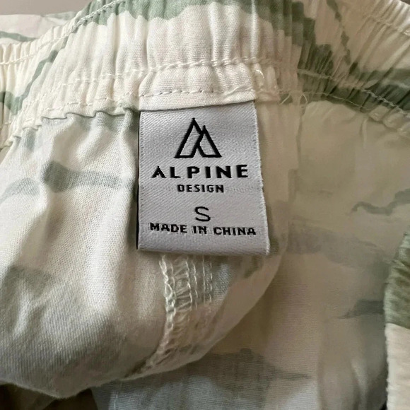 ALPINE Design shorts for Women, Color Jade Print, Size Small, NWT - Picture 5 of 6
